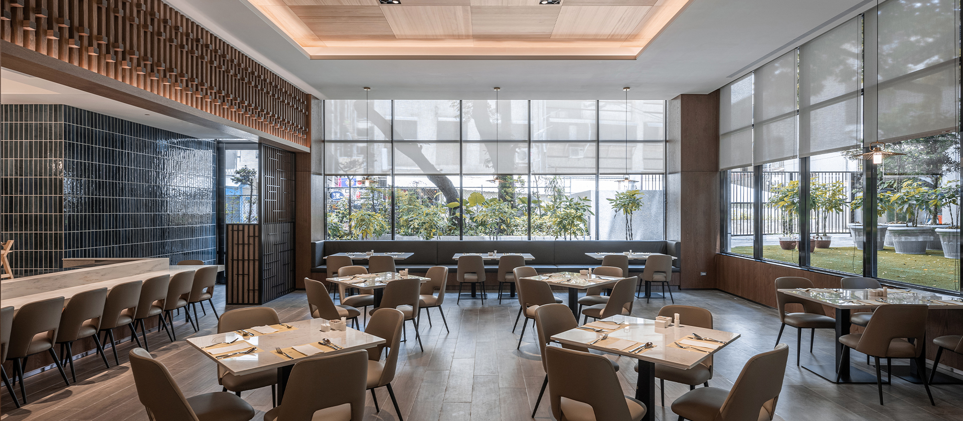 榕廷百匯レストラン-グランドバンヤンについて